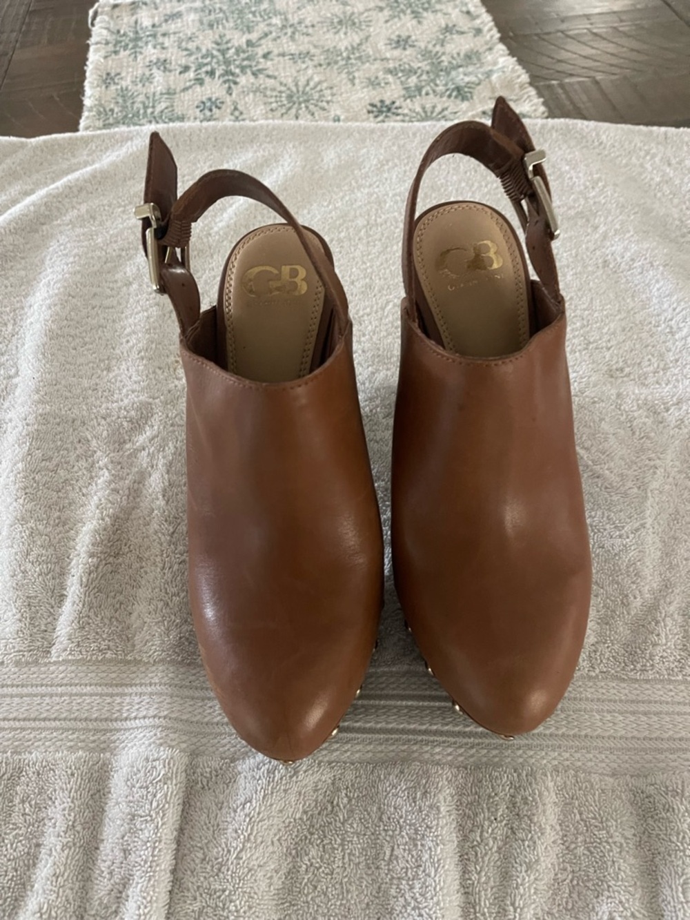 Size 6.5 Gianni Bini Leather Studded Slingback Clogs